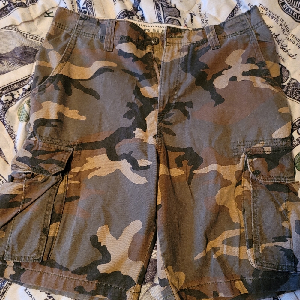 Camouflage cargo old navy